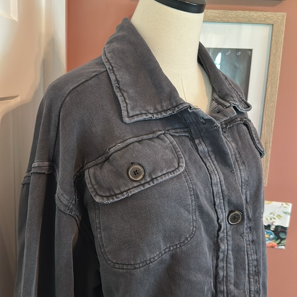 We The Free Saturday charcoal Black Cropped distressed S button cotton Jacket - Picture 4 of 16